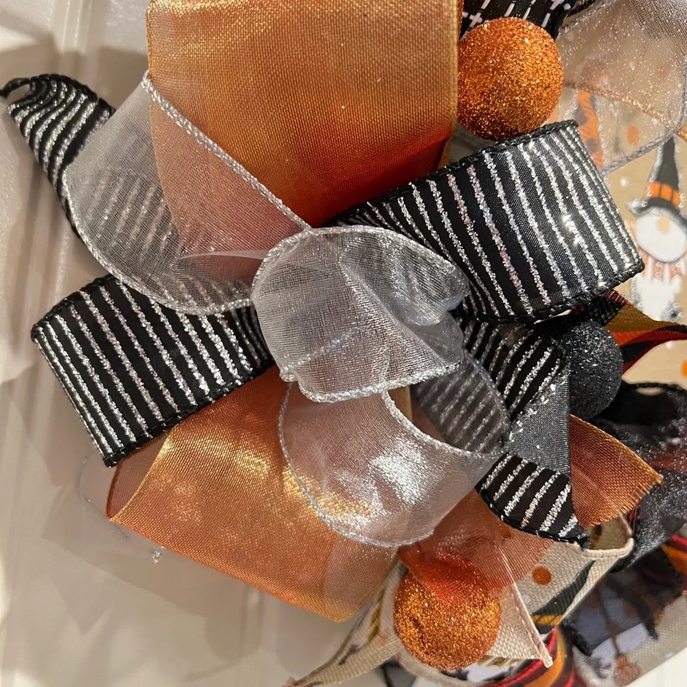 13 inch Halloween Ribbon Wreath Black & Linen Gnome MW9